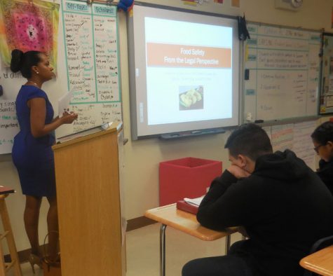 Attorney Yolanda Strader lecturning to Ms. Berrios' fourth period English class.  