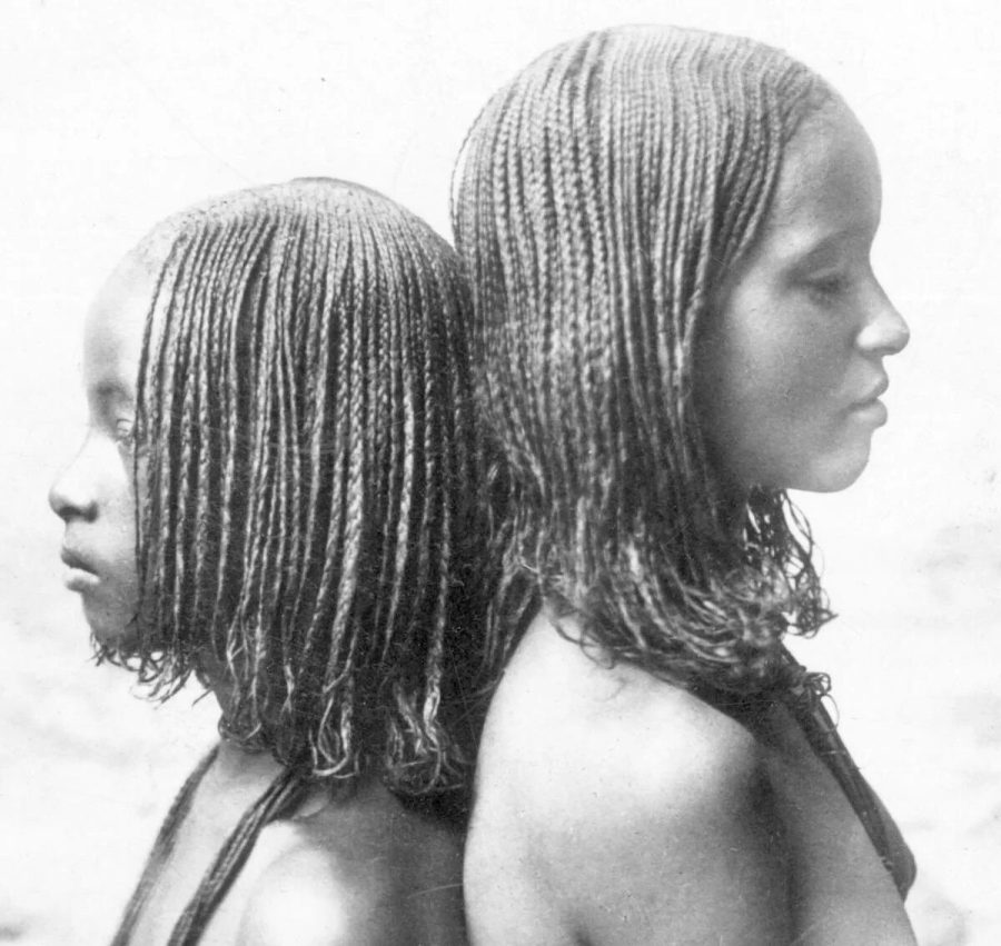 During+colonialism%2C+enslaved+people+not+only+wore+their+hair+as+a+practical+alternatives+during+long+hours+of+labor%2C+but+also+to+honor+their+heritage.+Enslaved+workers+were+subject+to+better+treatment+if+their+hairs+texture+resembled+European+hair.+