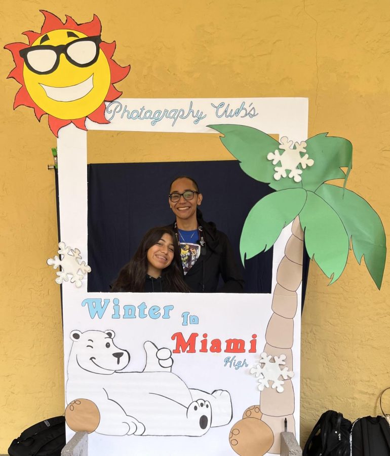 Stingarees posing in Photography Clubs winter photobooth.