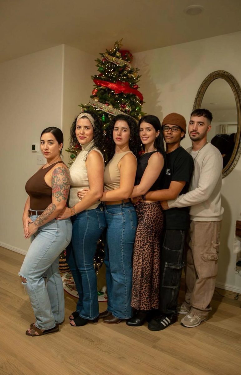 My siblings left to right: Camila, Jessica, Wendy, Carolina, me and Marcelo.